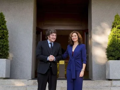 Milei llama "dictador" a Sánchez y Madrid le recrimina sus "calumnias", en plena campaña electoral e