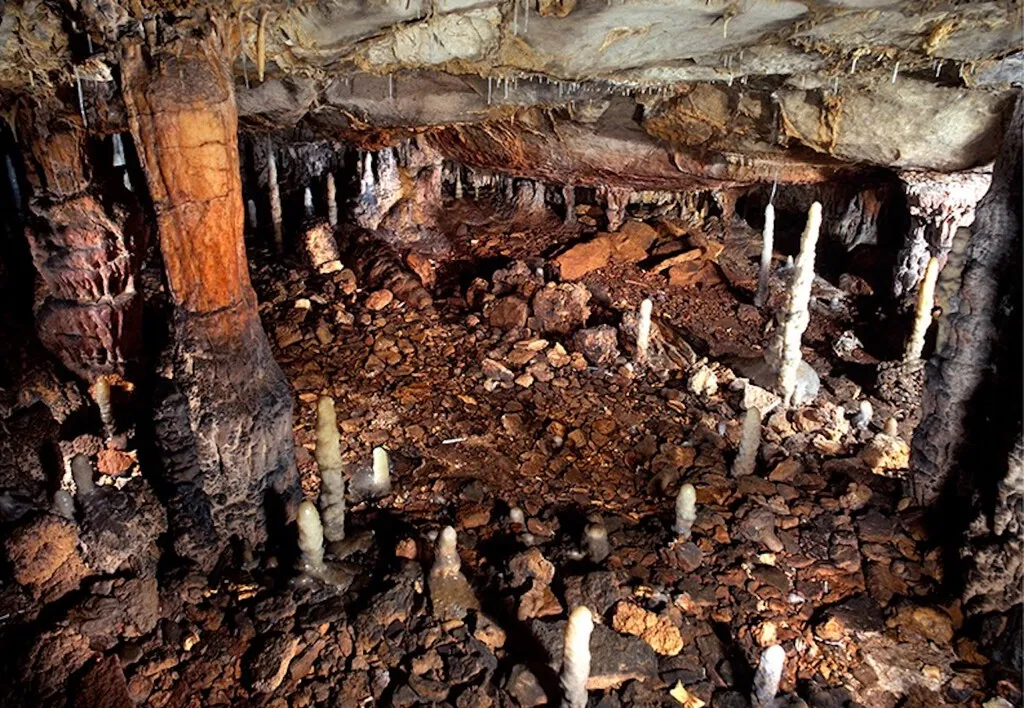 Un desprendimiento bloqueó esta cueva en Cantabria hace 16.500 años. En su interior ocultaba una vivienda del Paleolítico