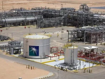 Aramco evacúa a todo el personal restante de su sede, según fuentes coincidentes