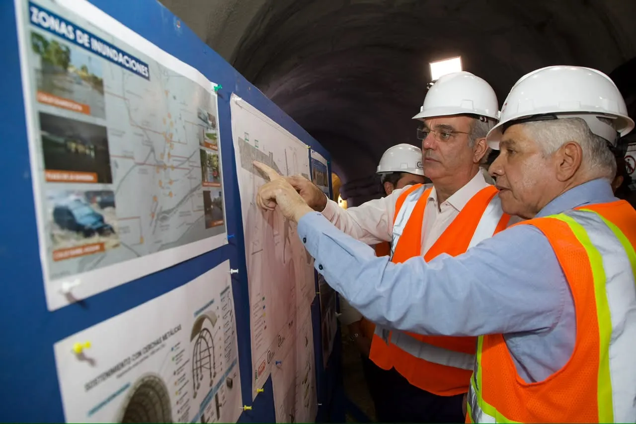 Presidente Abinader supervisa túnel pluvial de la avenida Luperón que se construye con fondos de Aerodom, para evitar inundaciones en la zona