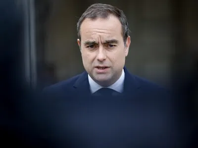 Francia ultima su dispositivo "masivo" contra nuevos disturbios: helicópteros, blindados, soldados