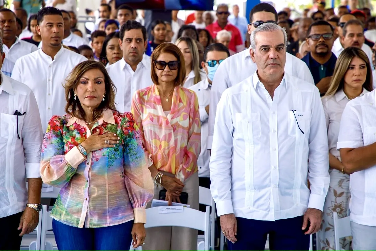 Geanilda Vásquez acompaña a Abinader en jornada de obras y acercamiento a las comunidades