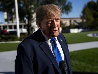 Trump aún no se pronuncia sobre la derrota de su aliado Flávio Bolsonaro