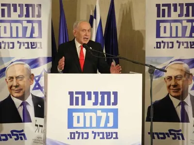 Israel vota entre el belicismo de Netanyahu o una coalición de centroderecha con militares