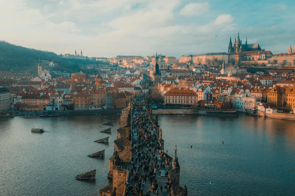 Europa está llena de ciudades que sufren una crisis de vivienda. En Praga tienen algo más: un plan para solucionarla