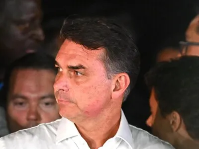 Flávio Bolsonaro se fuga a Estados Unidos, según varios medios brasileños