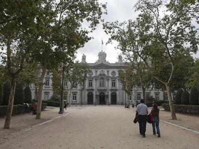 Solo el 0.5 % de los nacionalizados por la ley de nietos en España podrán votar