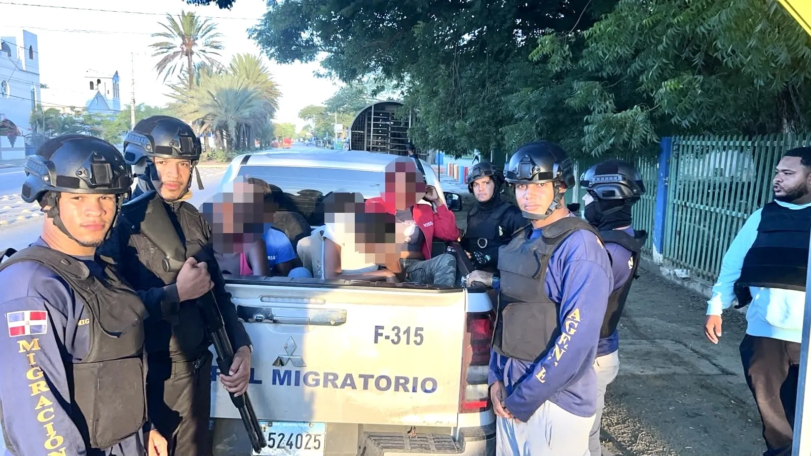 Pese a lluvias, Migración deportó 884 extranjeros indocumentados 