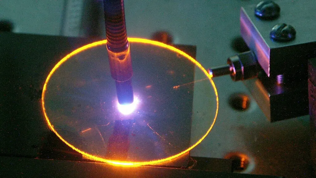 12 minutos y 17,5 segundos: eso es lo que tardaría China en transmitir todo el conocimiento de la humanidad hasta 2007 con este cable de fibra