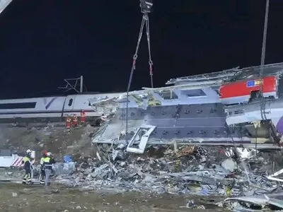 Un argentino entre los fallecidos y hay 24 desaparecidos en el accidente de tren en España