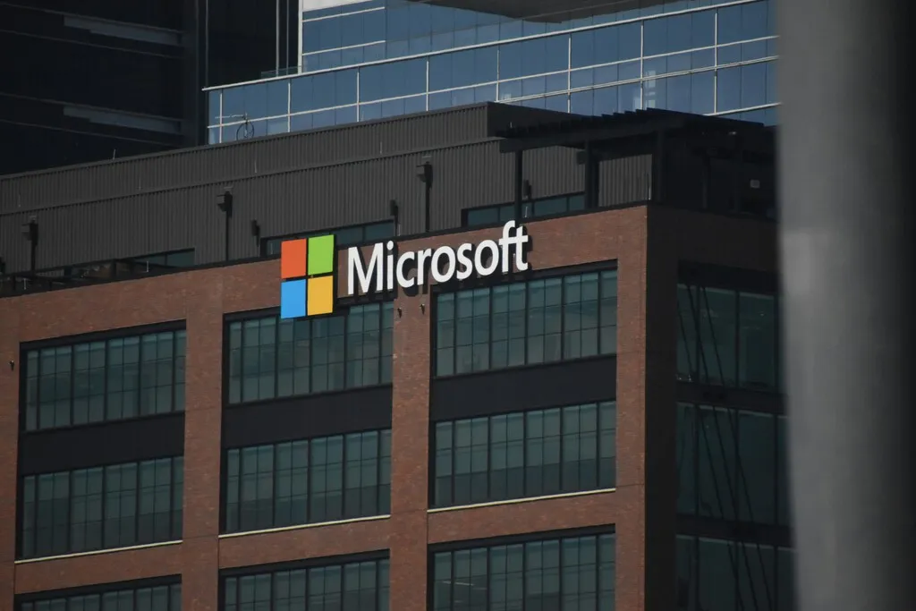 OpenAI ya supone el 11% de los ingresos de Microsoft. Y eso es una buena y una mala noticia
