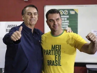 La derecha brasileña respalda el resultado electoral y se distancia de Flávio Bolsonaro
