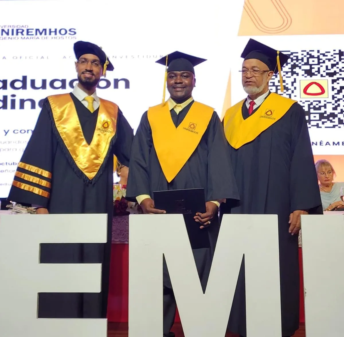 UNIREMHOS gradúa 598 profesionales y llama a fortalecer la prevención de inundaciones