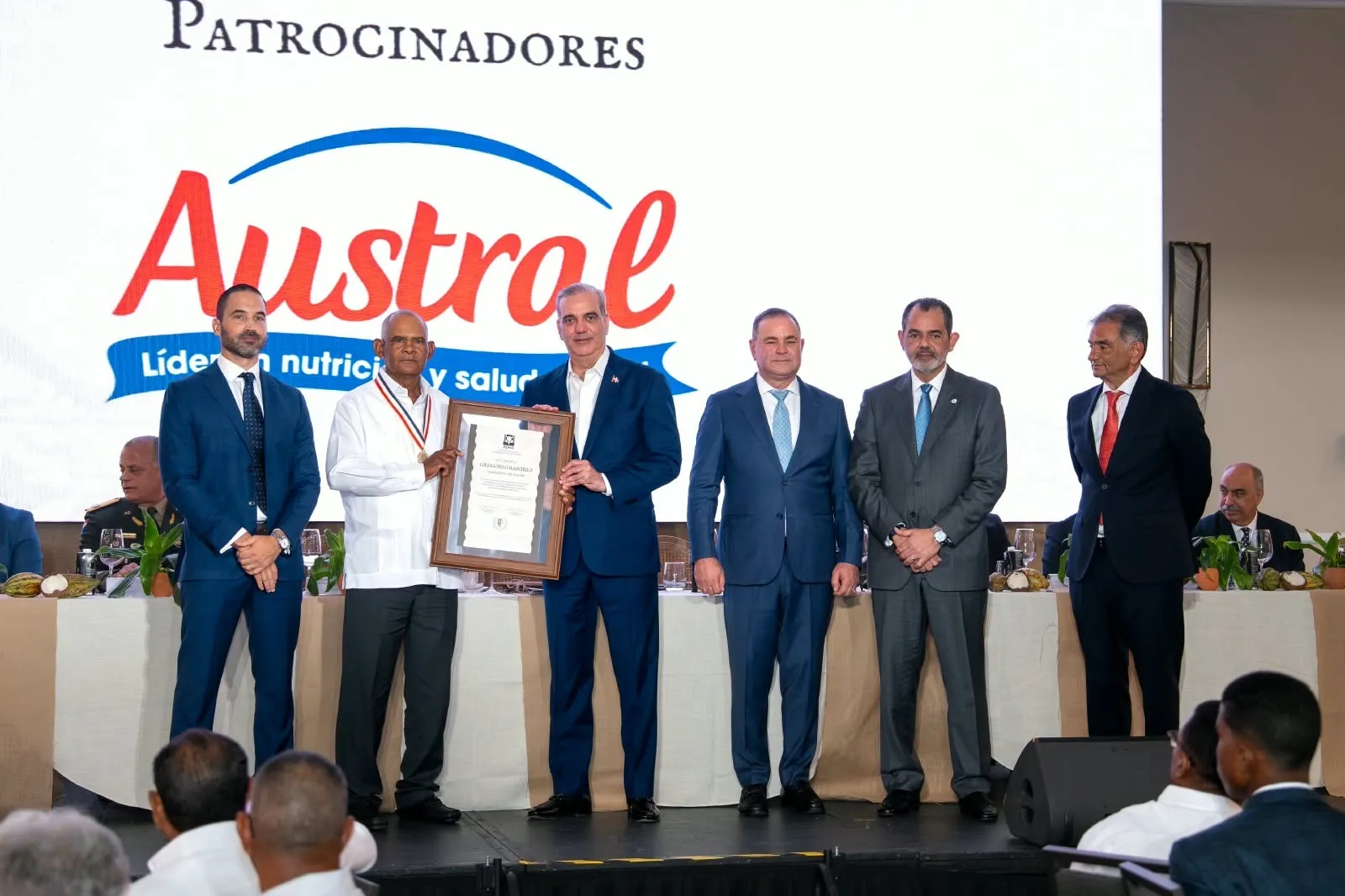ADHA reconoce a 13 productores y agroempresarios del agro y llama a transformar las políticas públicas del sector