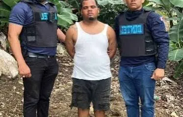 Capturan a hombre acusado de matar a dos jóvenes por disputa de alambres eléctricos