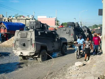 De cuatro técnicos desaparecidos a cientos de soldados: así escaló la operación salvadoreña en Haití