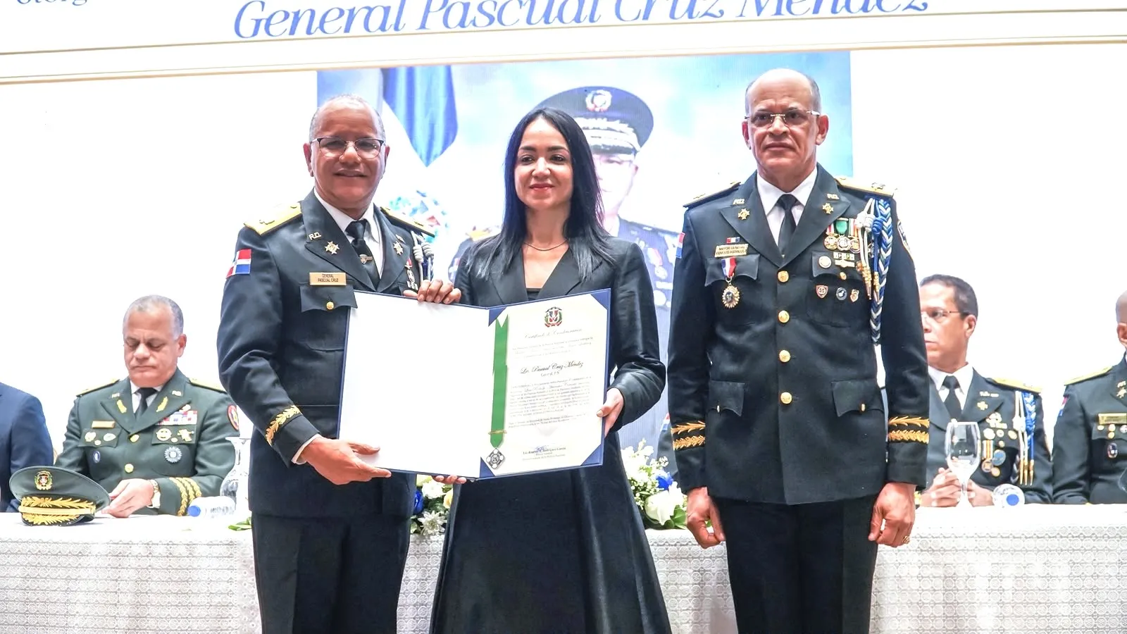 Director de la DIGESETT fue condecorado con la Medalla al Mérito en su Primera Clase con distintivo verde