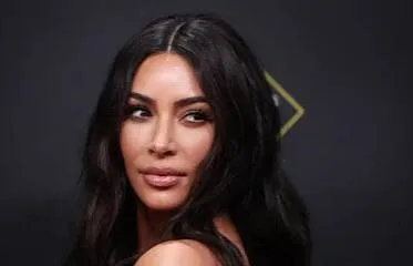 Kim Kardashian será operada del esófago; expresa temor porque su padre murió de cáncer en ese órgano