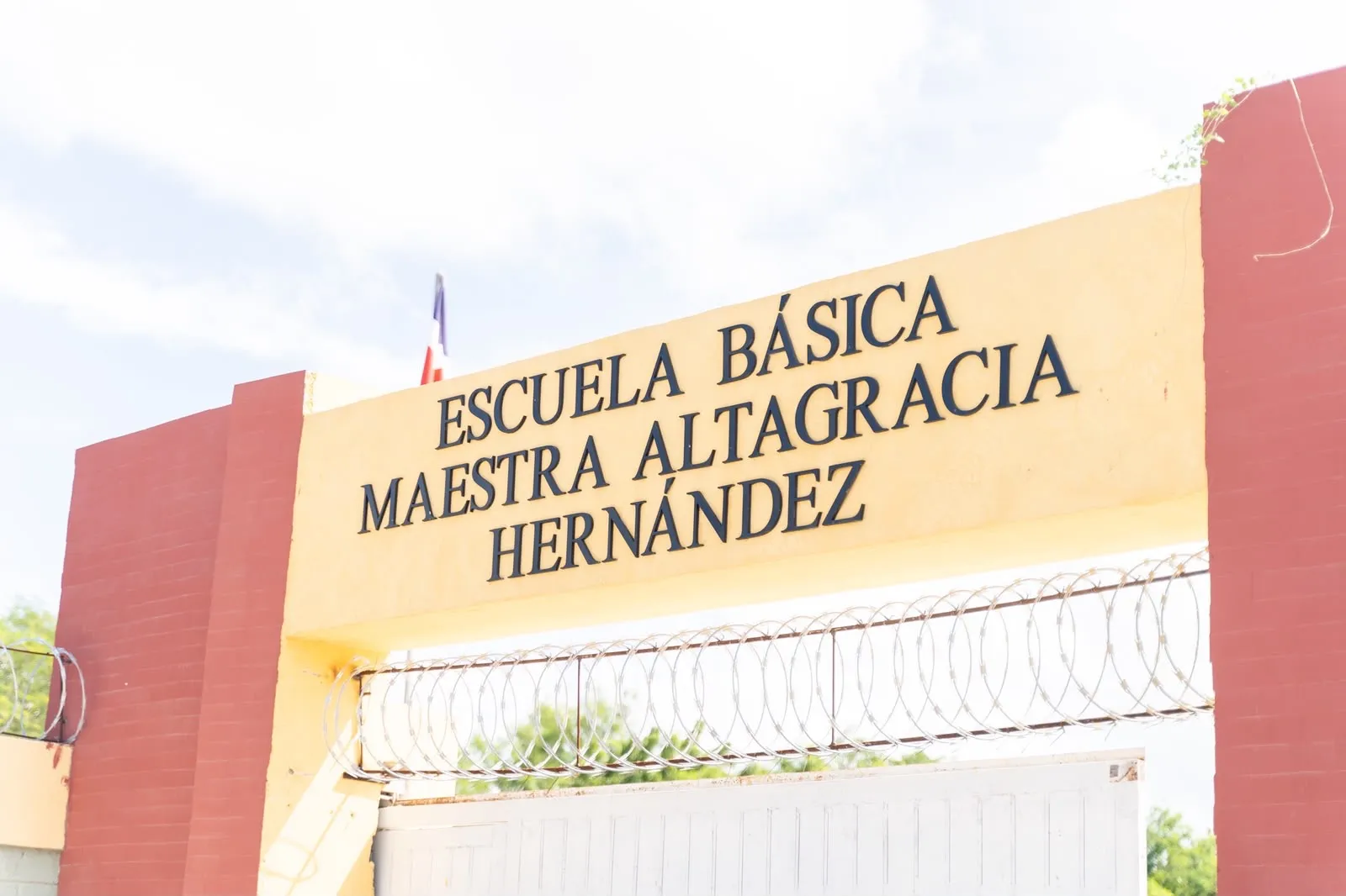 Estudiantes y familias de San Pedro valoran oportunidades de formación que ofrece nueva escuela